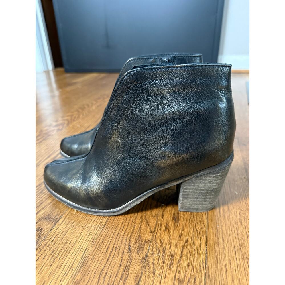 Diba True Look Down Black and Gold Booties Size 8.5 - Picture 2 of 9